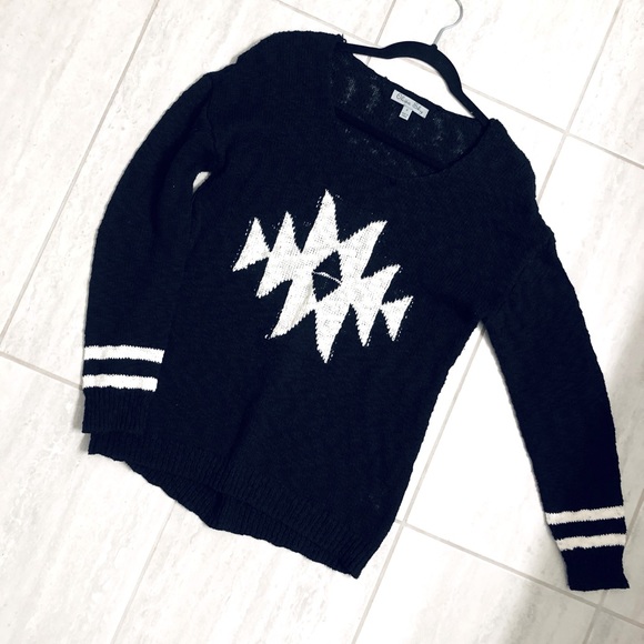 Olivia Sky | Tribal Sweater | Size: (SM) |
| COLOR: BLACK & WHITE | - Picture 1 of 7